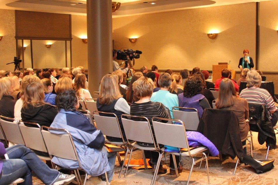 Lori Schaefer speaking at Duluth Women's Expo 2015